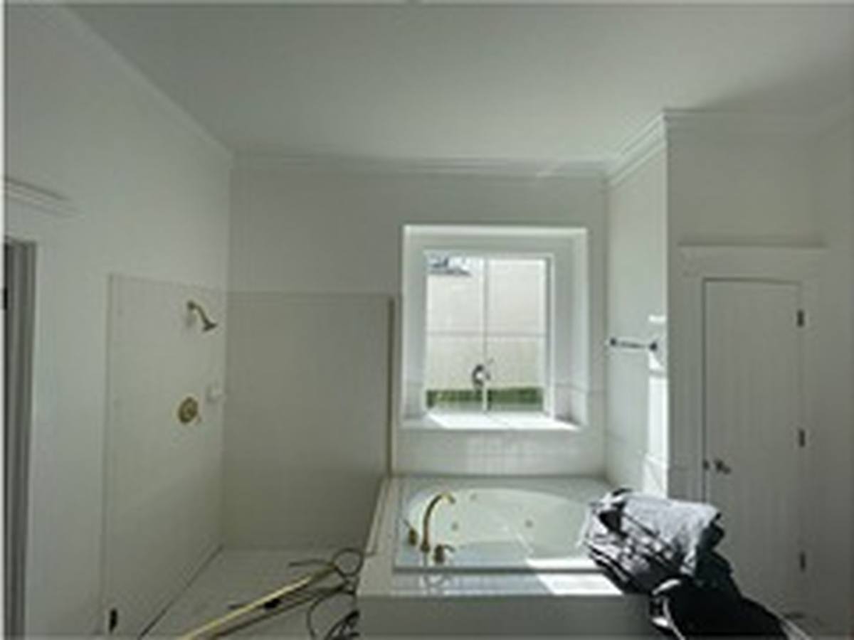 Before: Coastal Master Bath