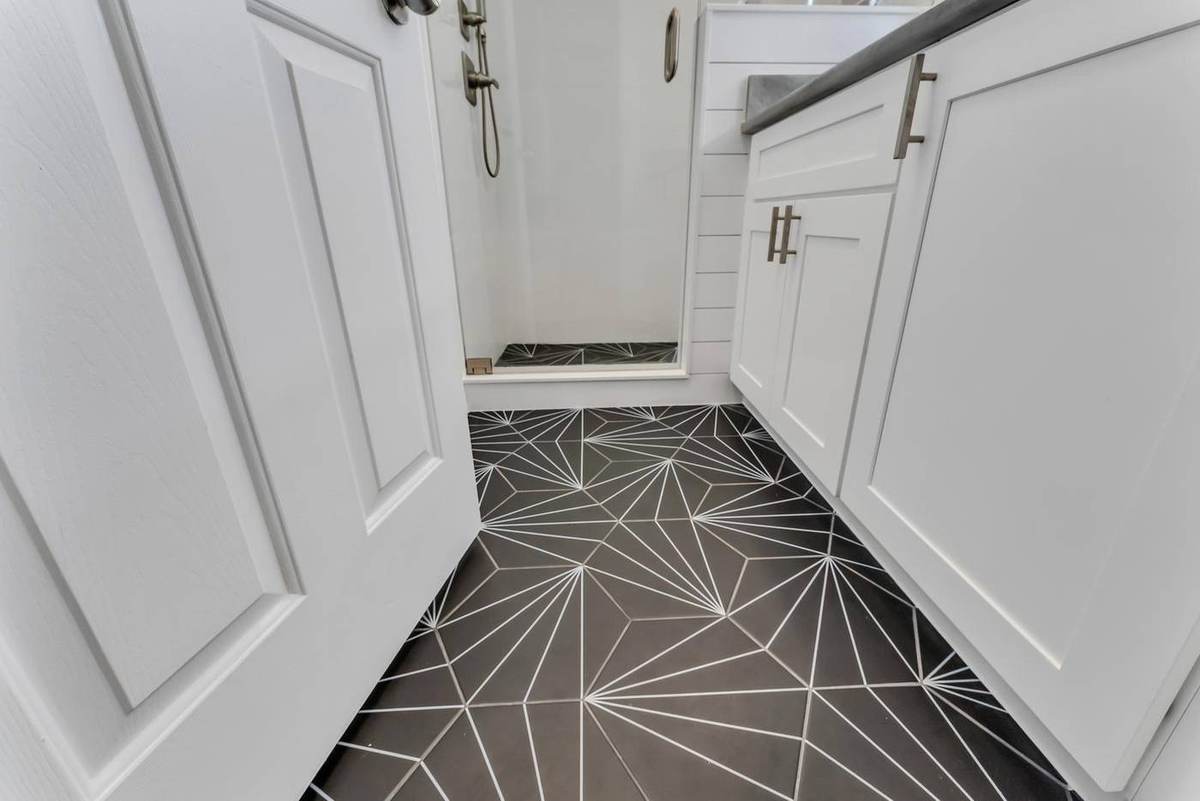 Star-Tile Custom Bath