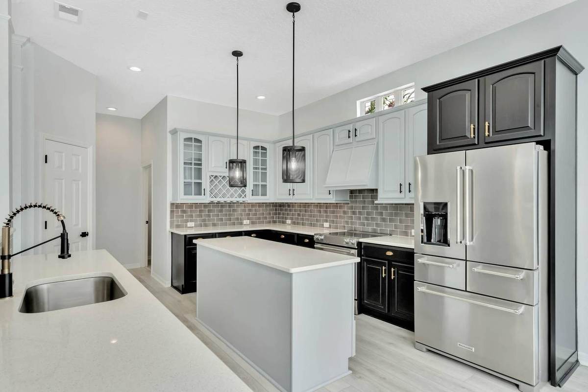 Two-Tone Kitchen